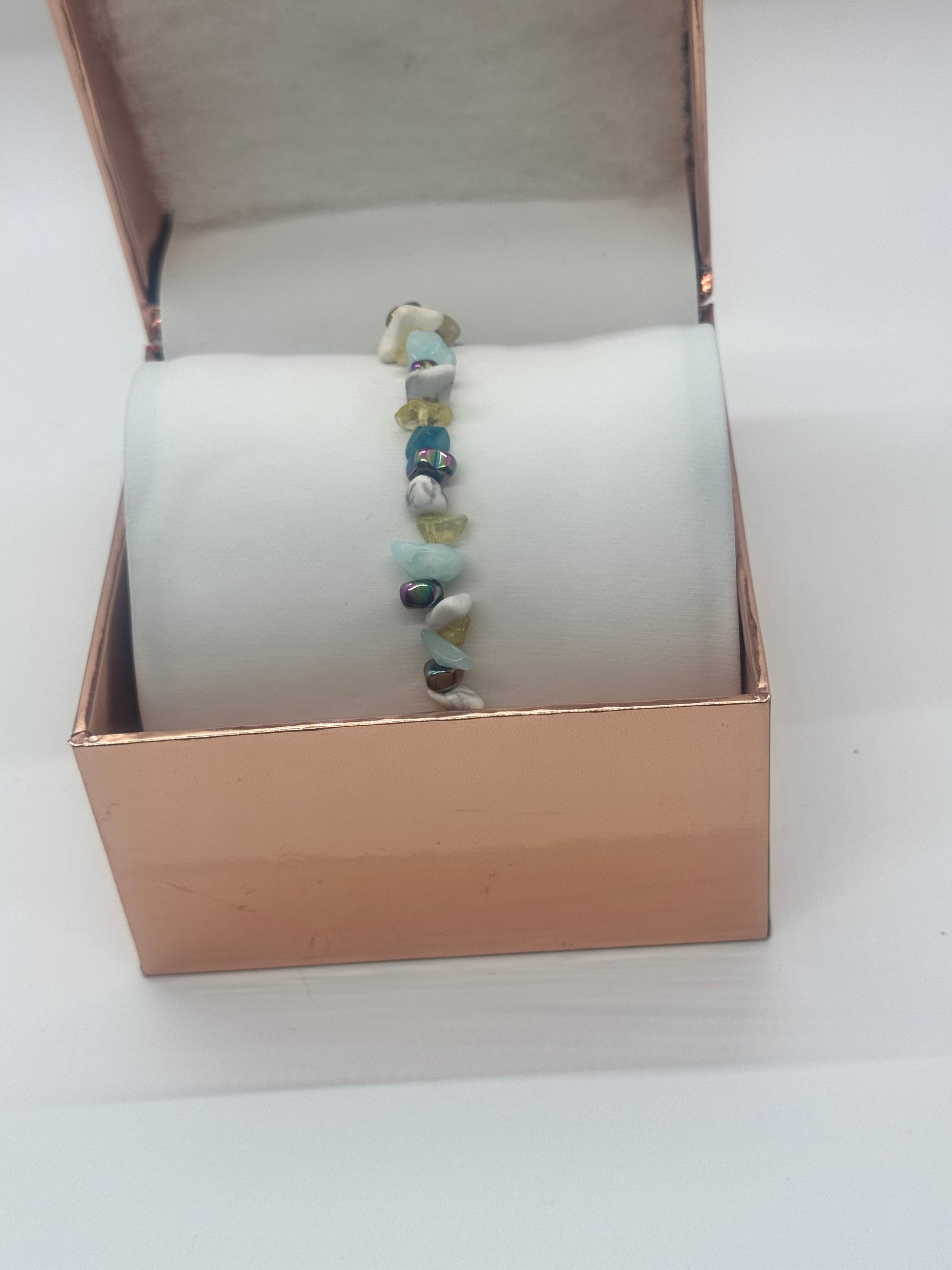 Crystal Bracelet #7 – Howlite & Citrine Healing Mix