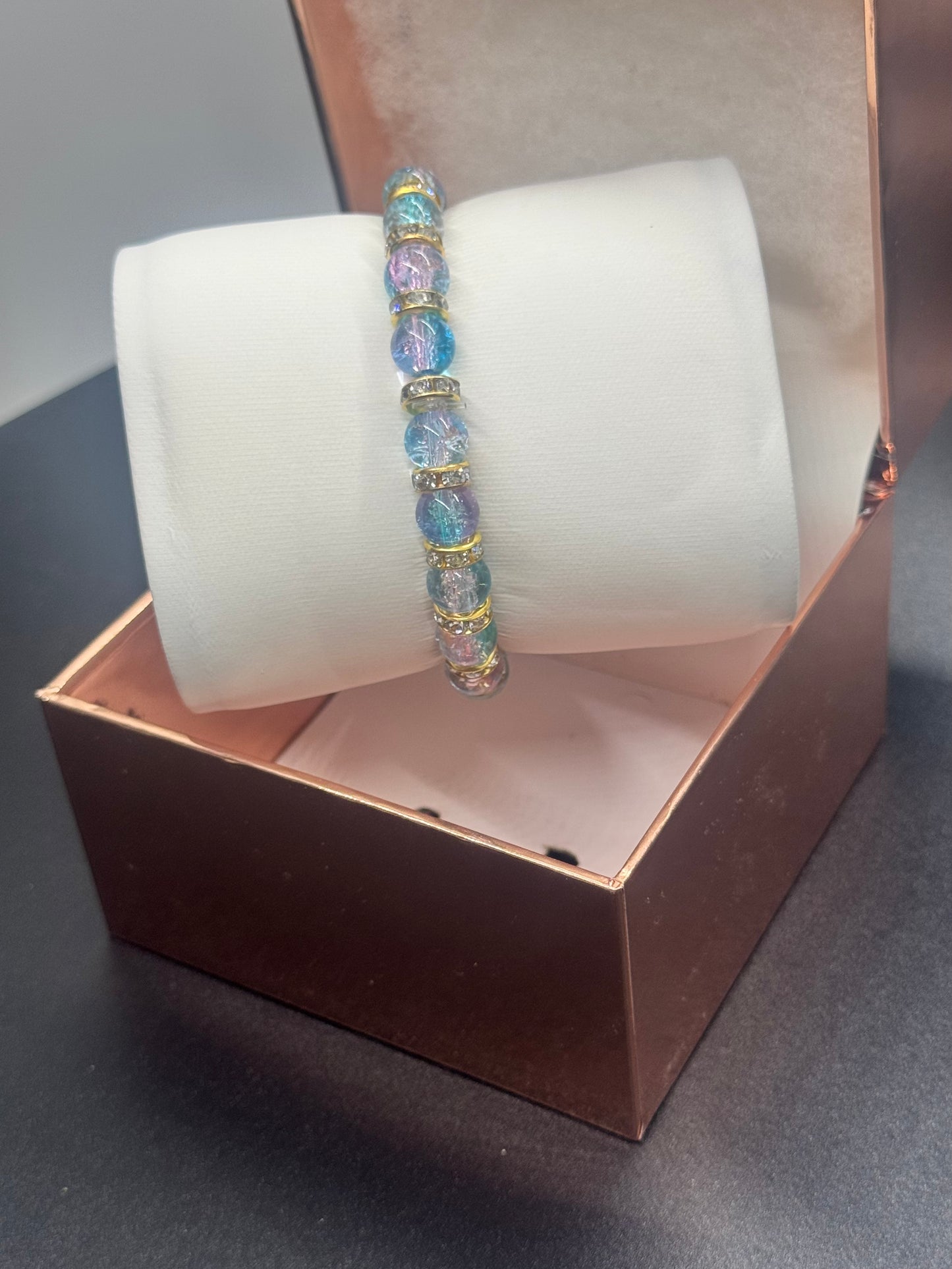 Beaded Bracelet #102 – Blue, Pink & Clear Crackle Beads