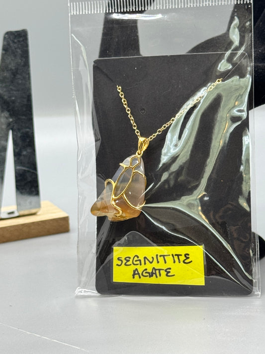 Segnitite Agate on 18" Gold Chain #473